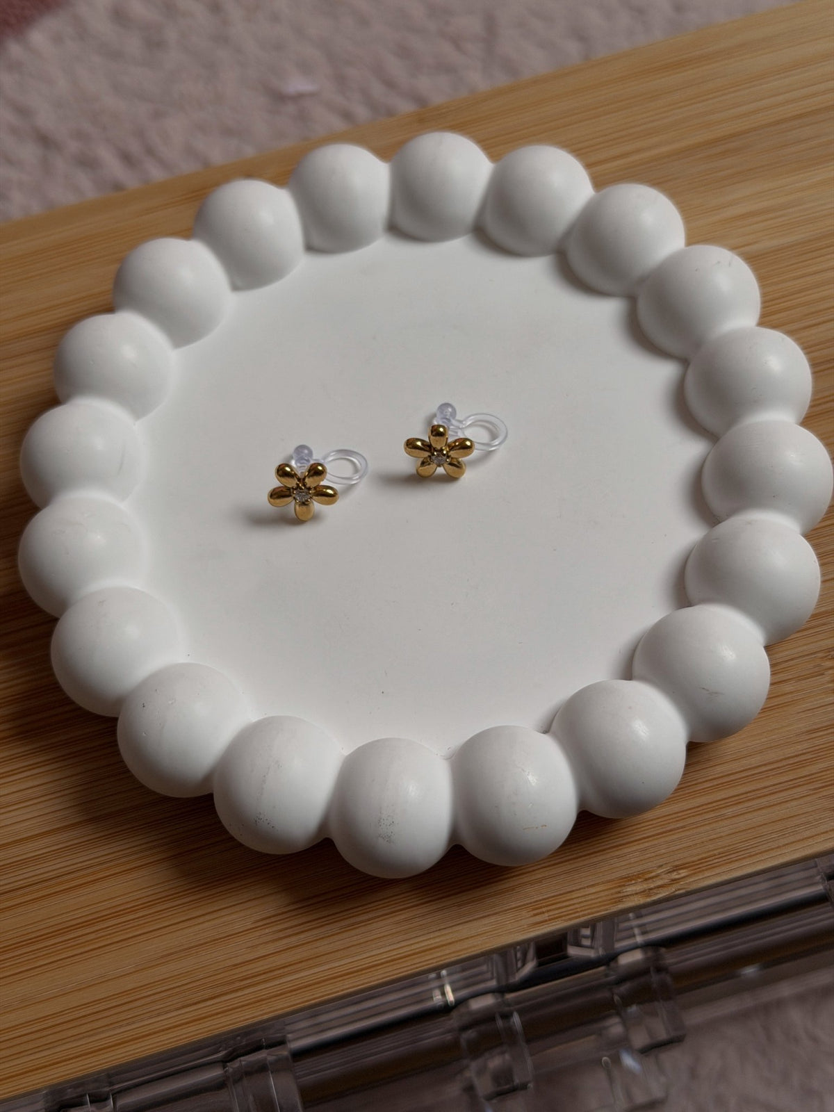 Clip on Earring - Little Flower zirconia