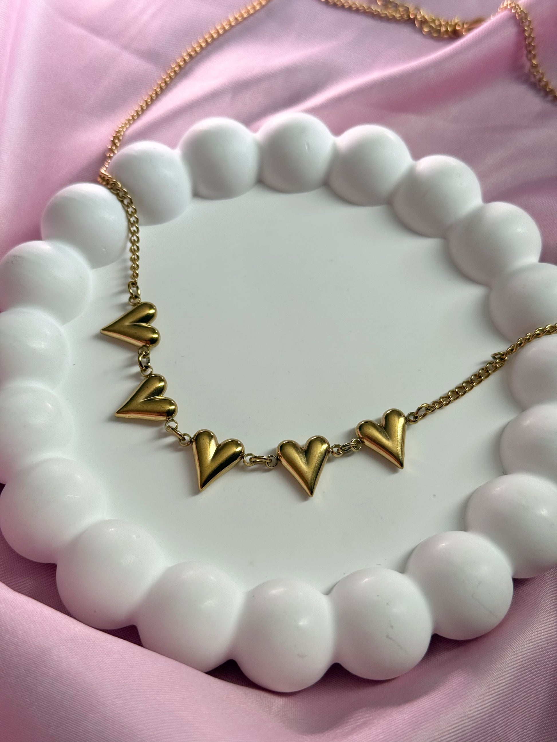Necklace - 5 hearts - gold