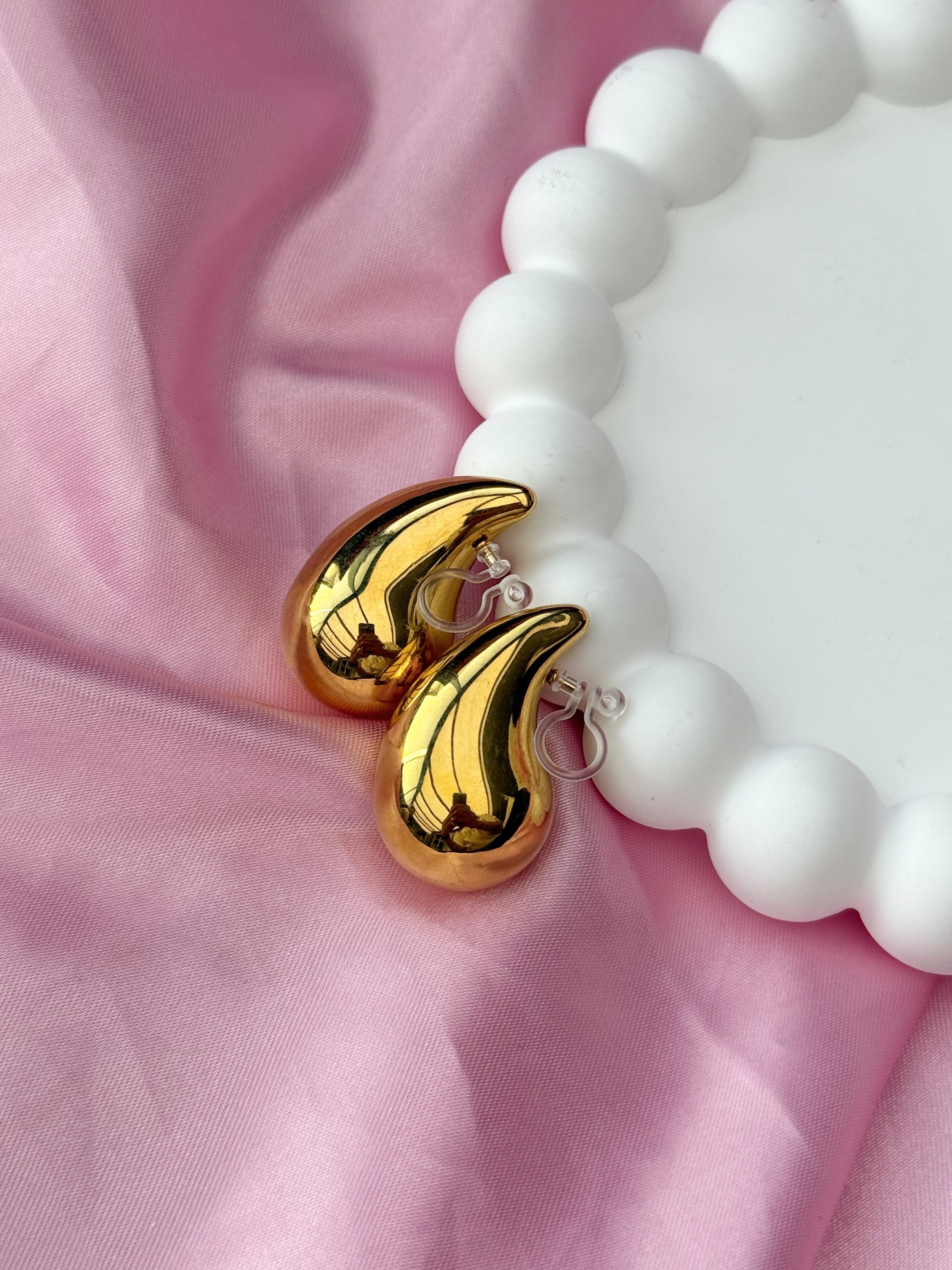 Clip on Earrings Teardrop