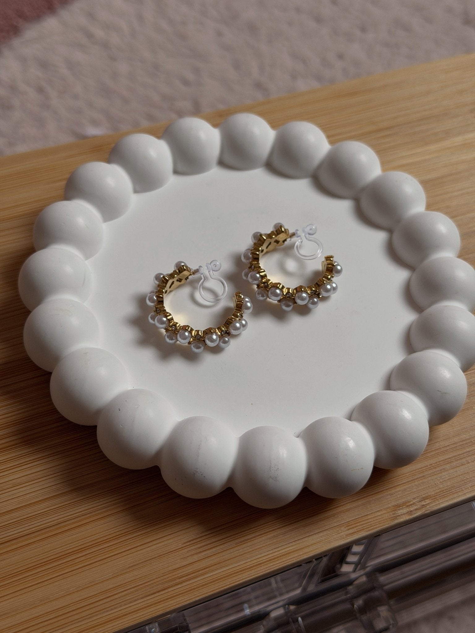 Clip on Earrings - Pearly Pearls