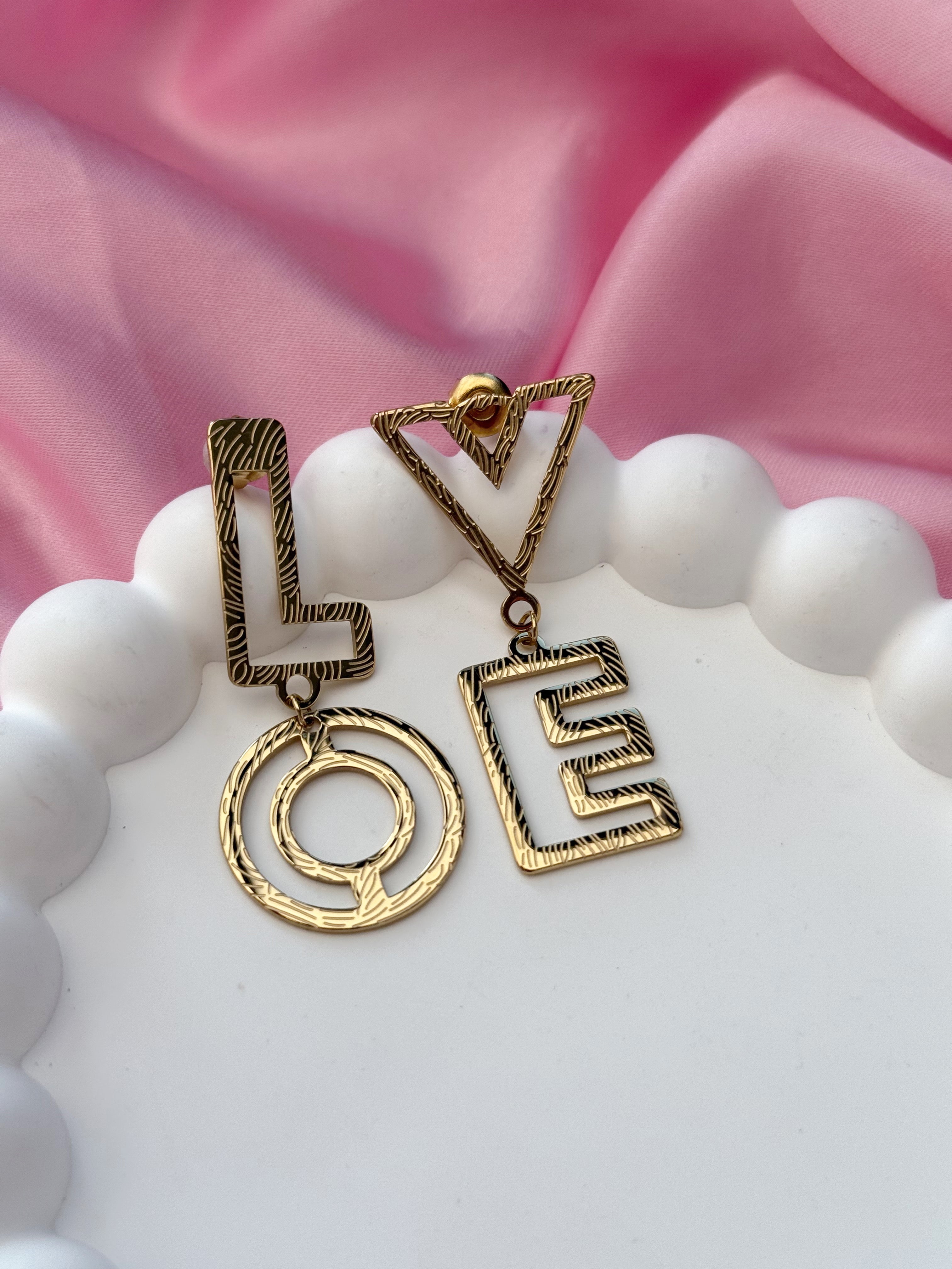 Earrings - Love - Gold