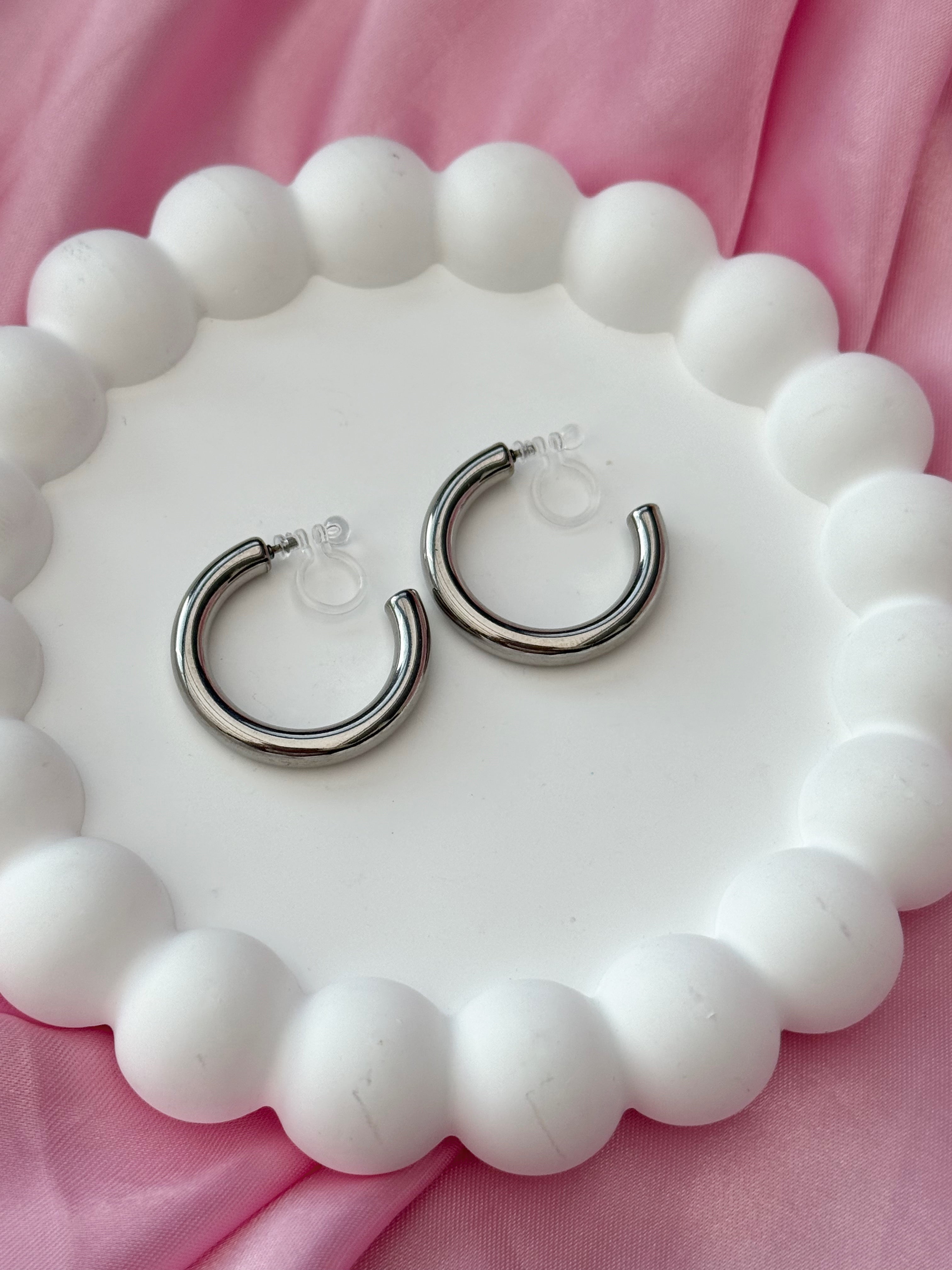 Clip on Earrings - Every Queen’s Desire - Silver