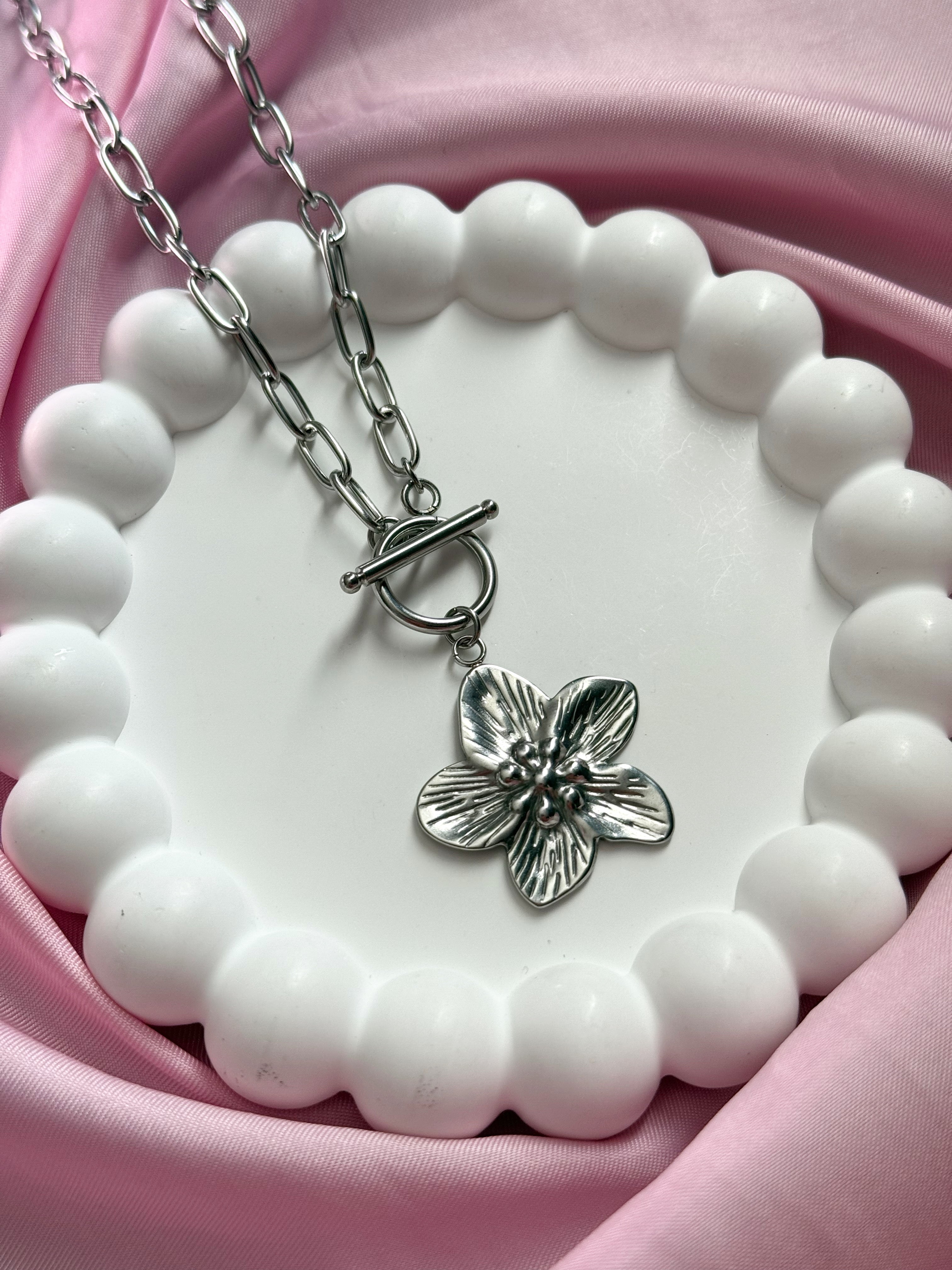 Necklace - Flower - Silver