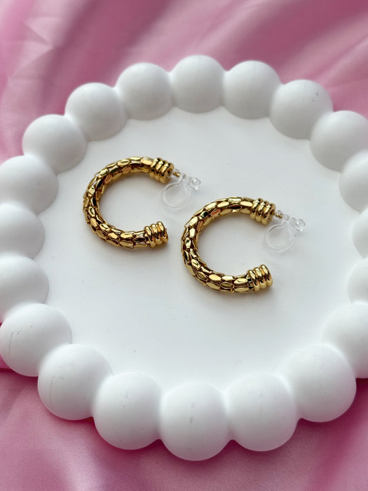 Clip on Earrings - Hint of glamour