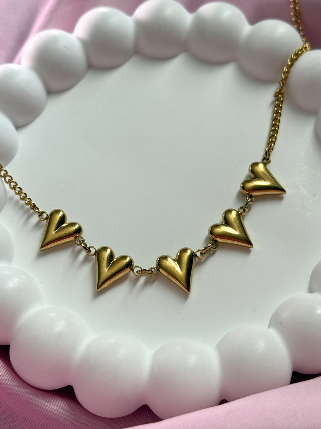 Necklace - 5 hearts - gold