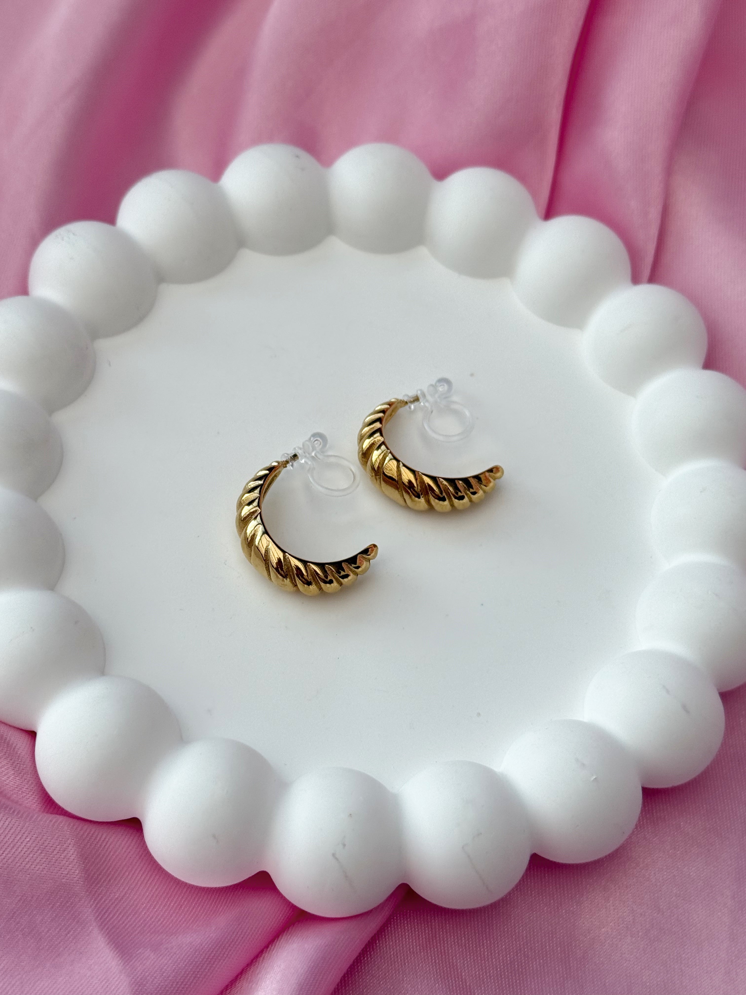 Clip on Earrings - Croissant Si Vouis Plait