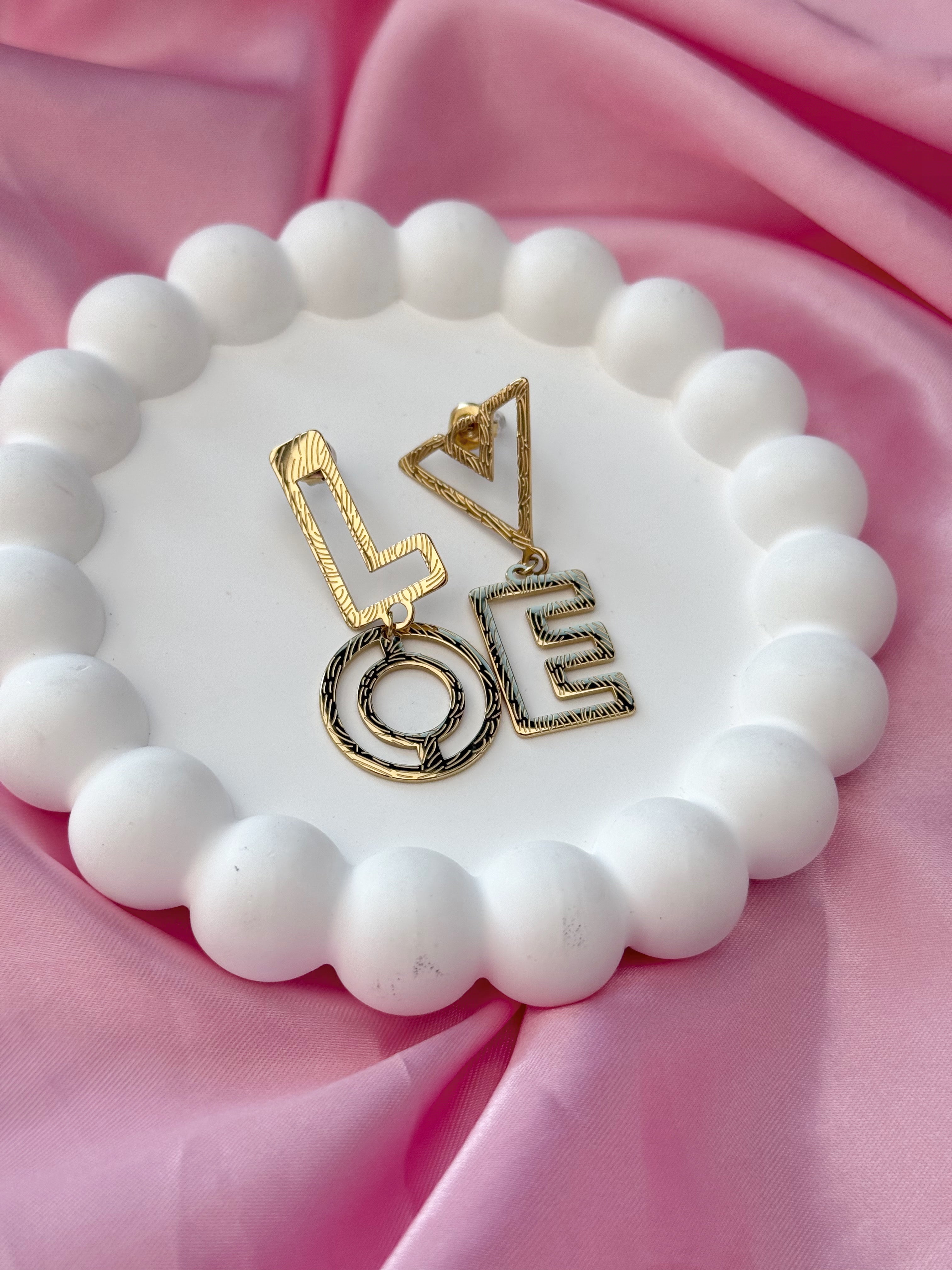 Earrings - Love - Gold