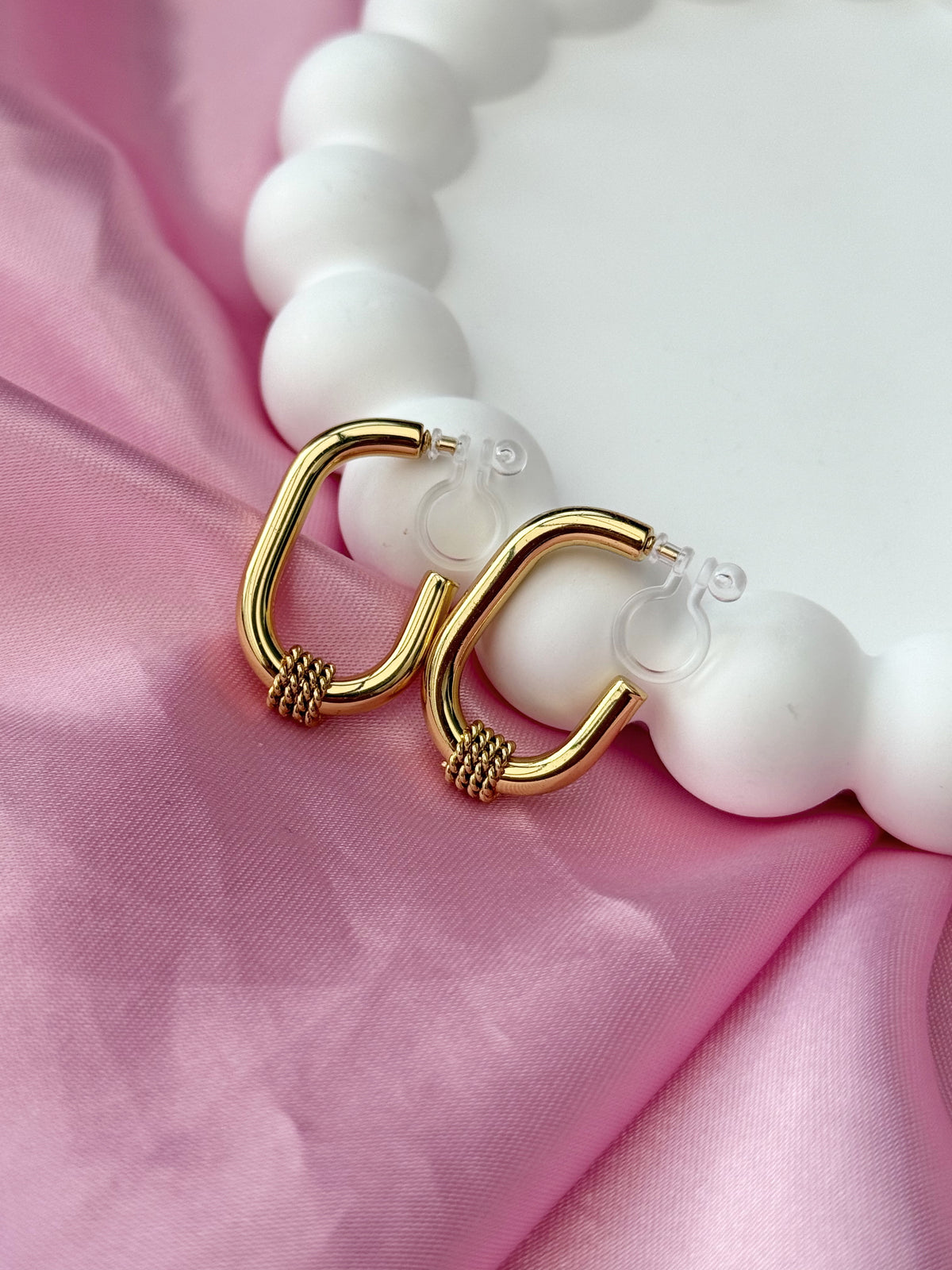 Clip on Earrings - Elegance - Gold