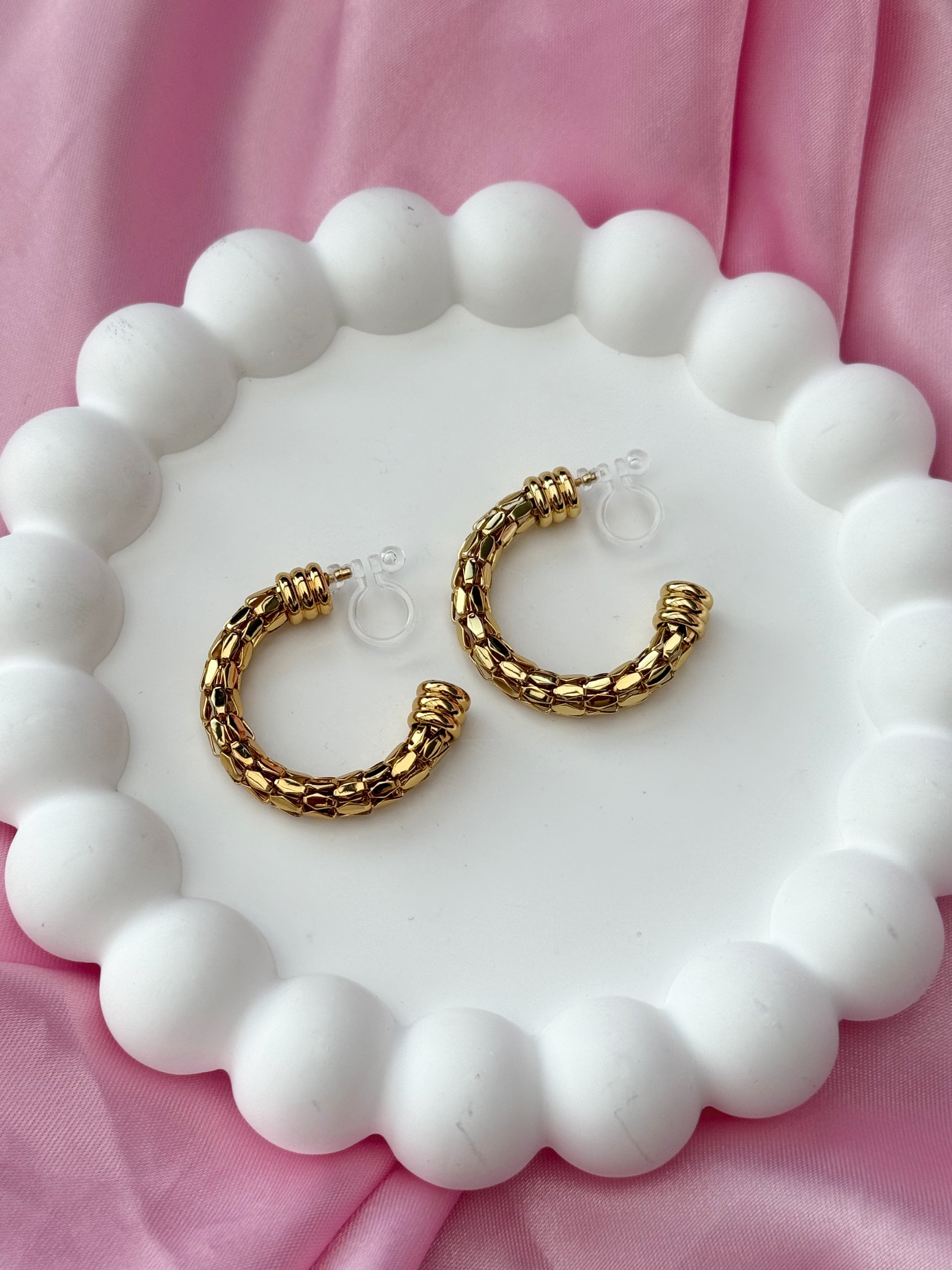 Clip on Earrings - Hint of glamour