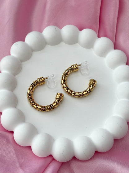 Clip on Earrings - Hint of glamour