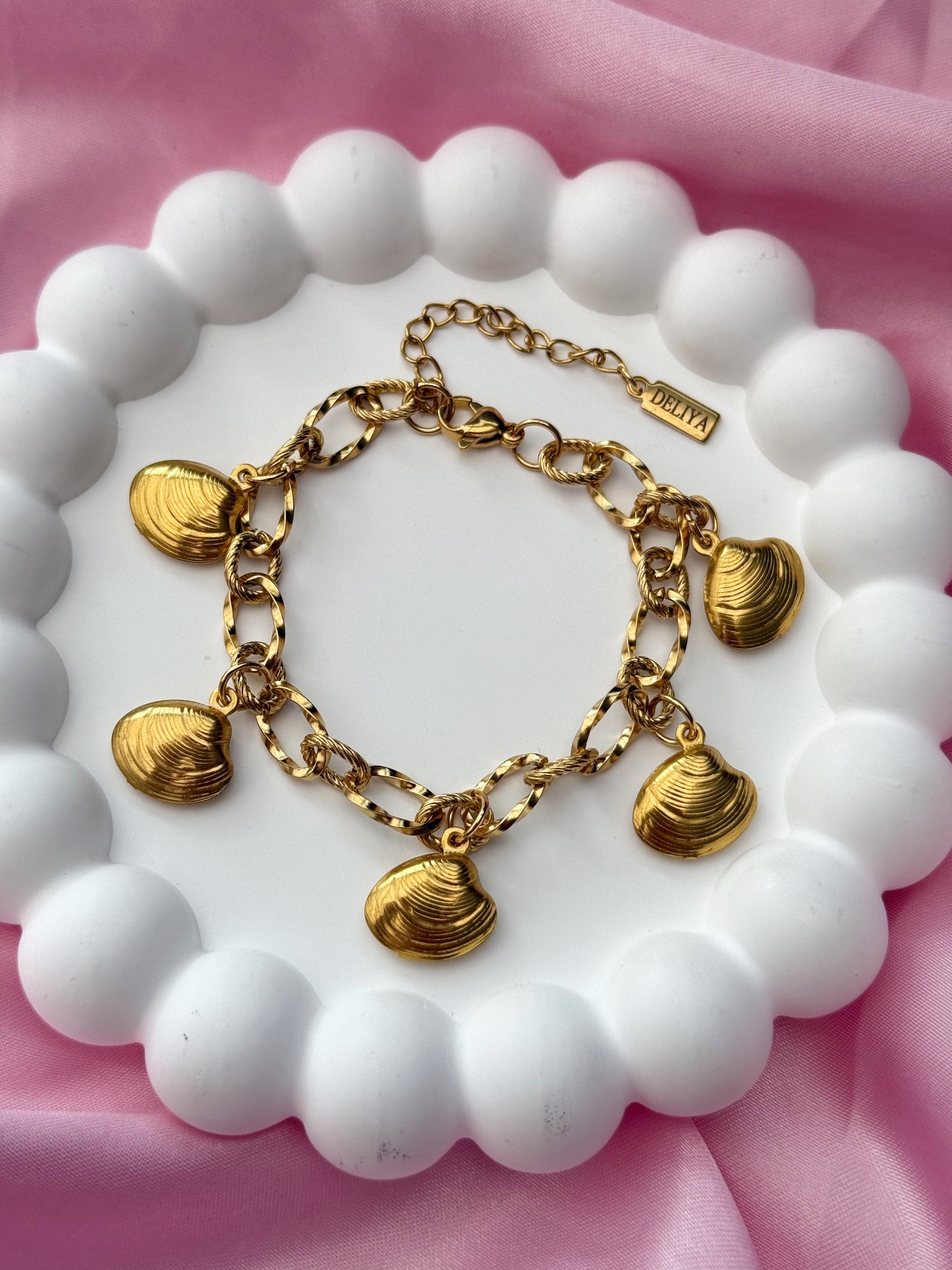 Charm Bracelet - Shell Sila