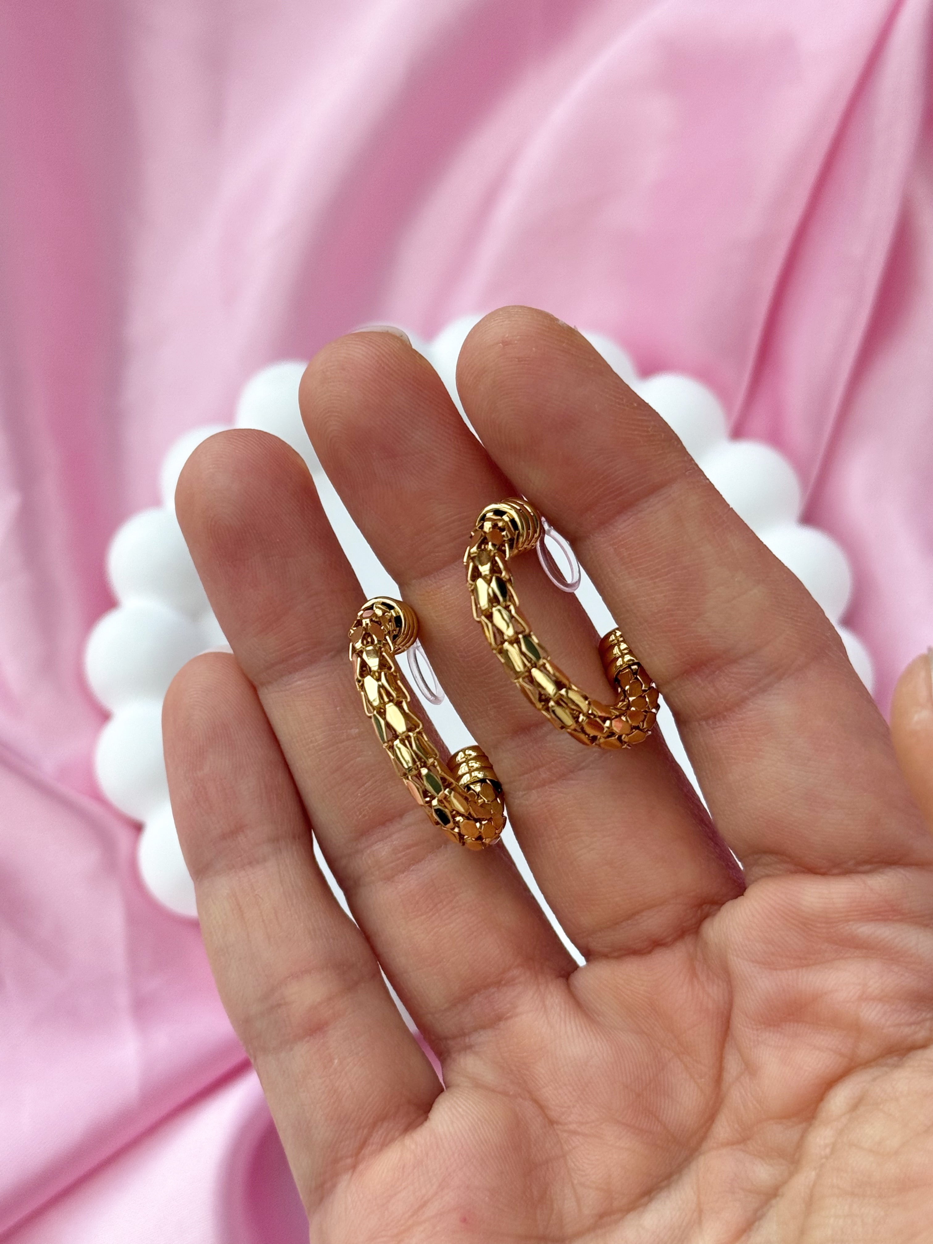Clip on Earrings - Hint of glamour