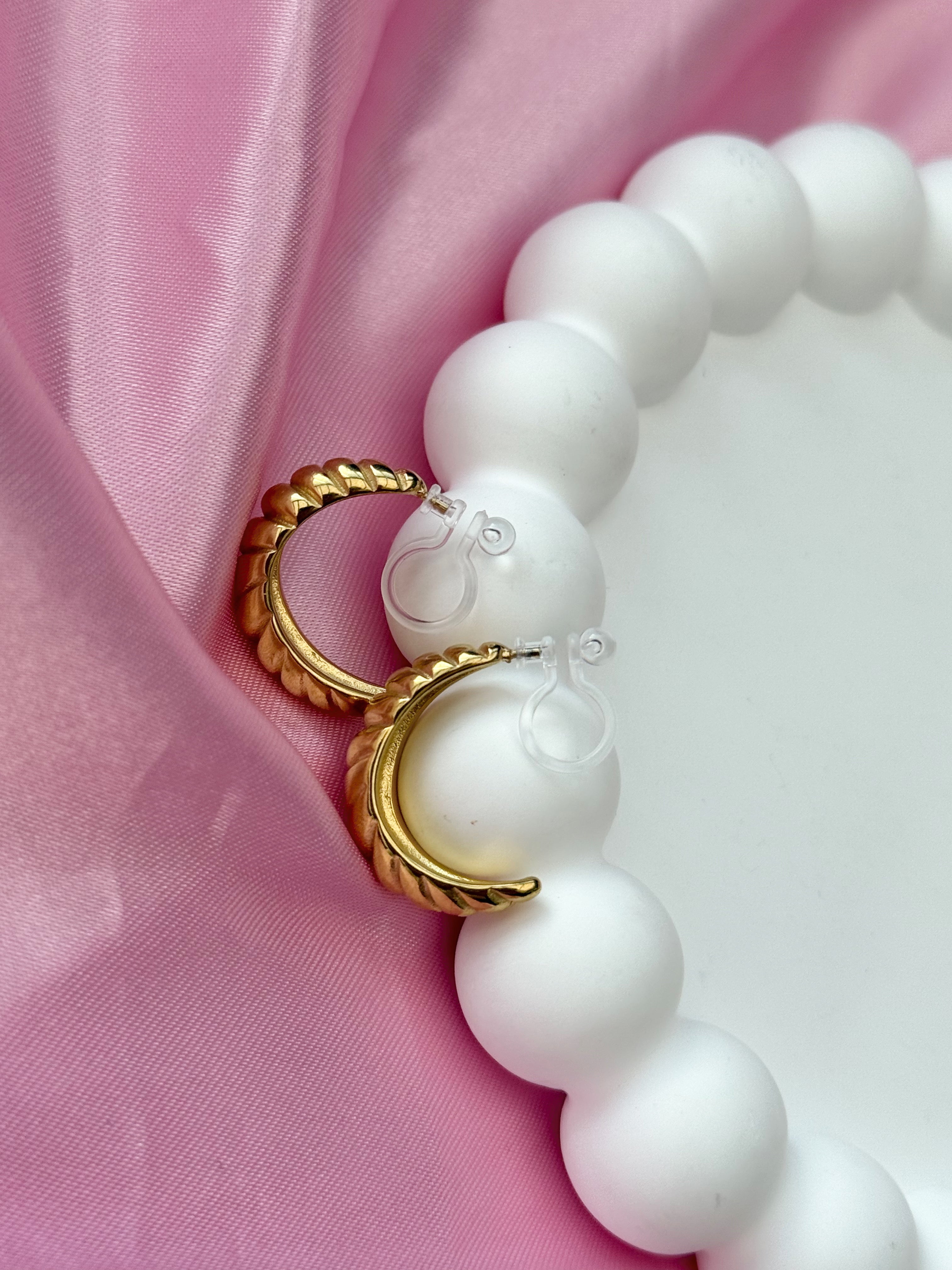Clip on Earrings - Croissant Si Vouis Plait