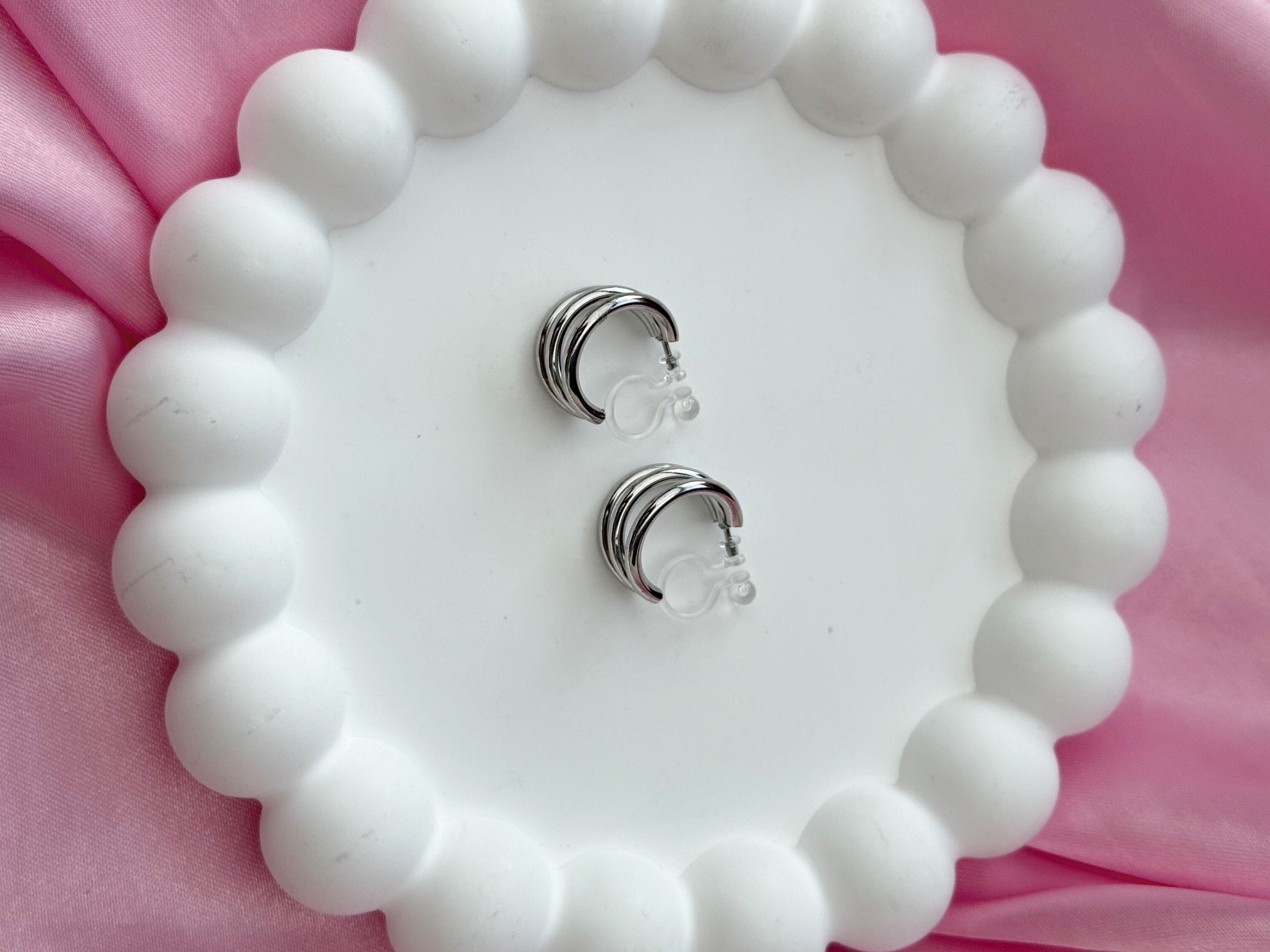 Clip on Earrings - Ready for my close up - Silver