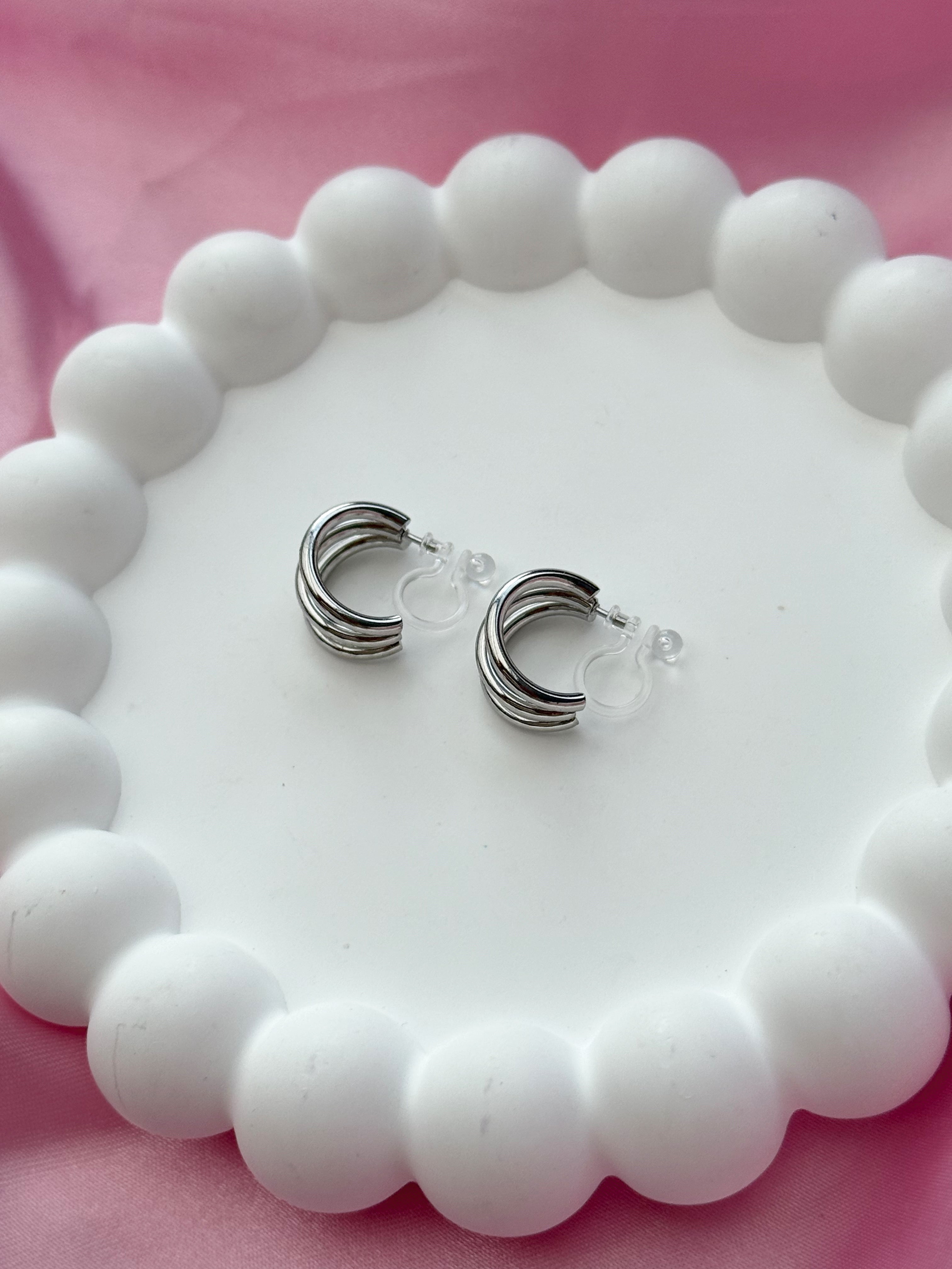 Clip on Earrings - Ready for my close up - Silver