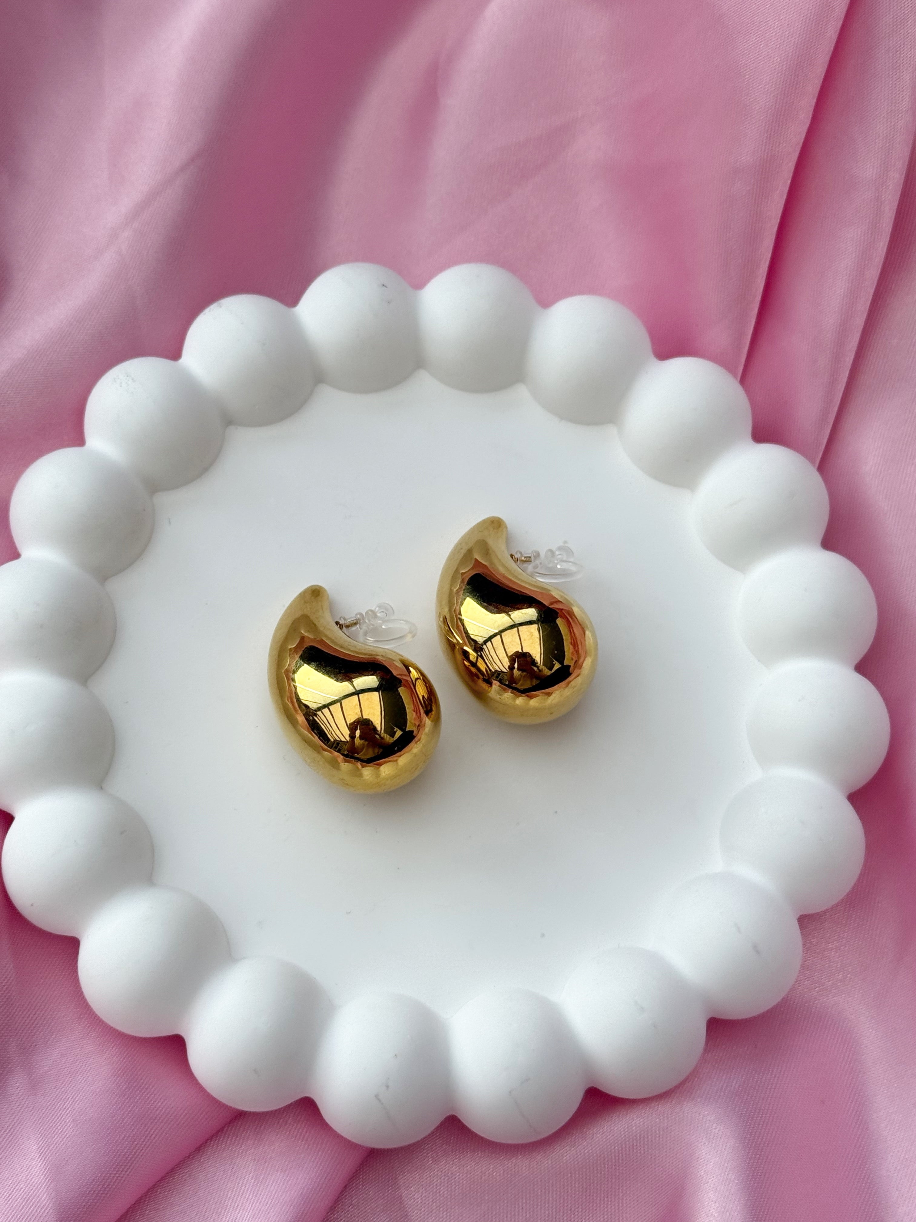 Clip on Earrings Teardrop