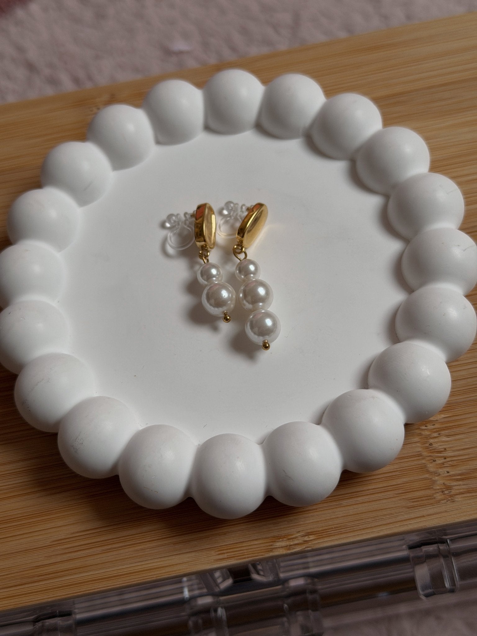 Clip on Earrings - Classic Pea