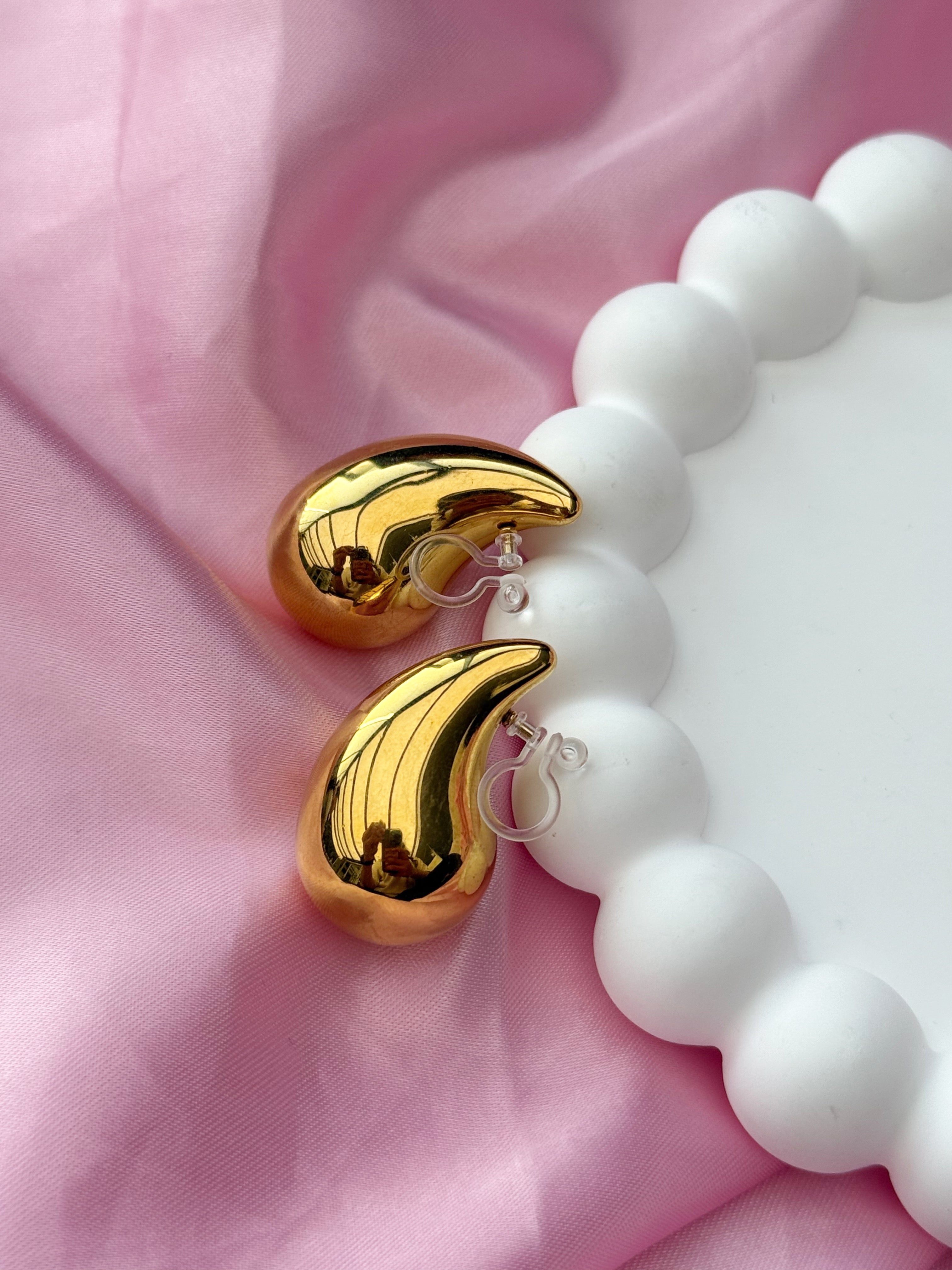 Clip on Earrings Teardrop