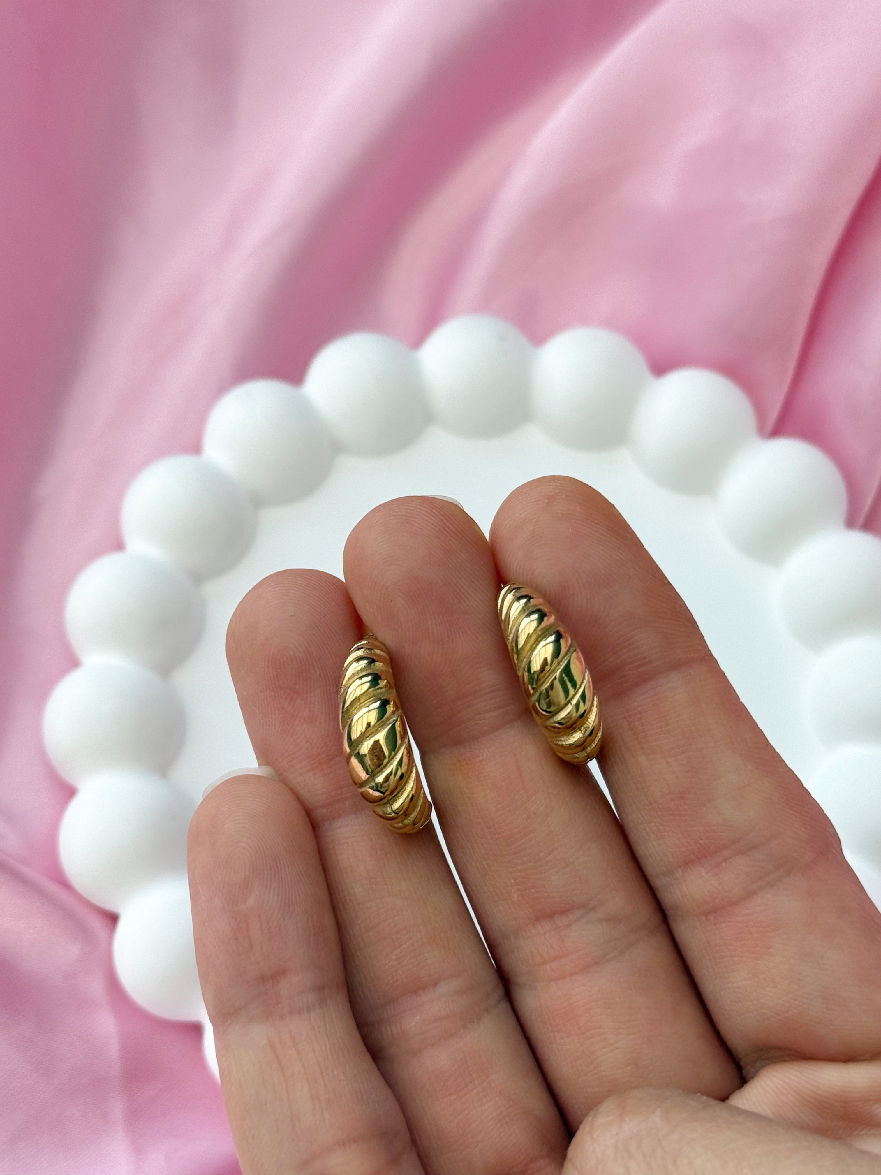 Clip on Earrings - Croissant Si Vouis Plait