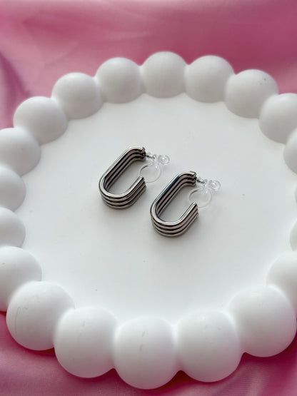 Clip on Earrings - Adorn your ears with beauty - Silver