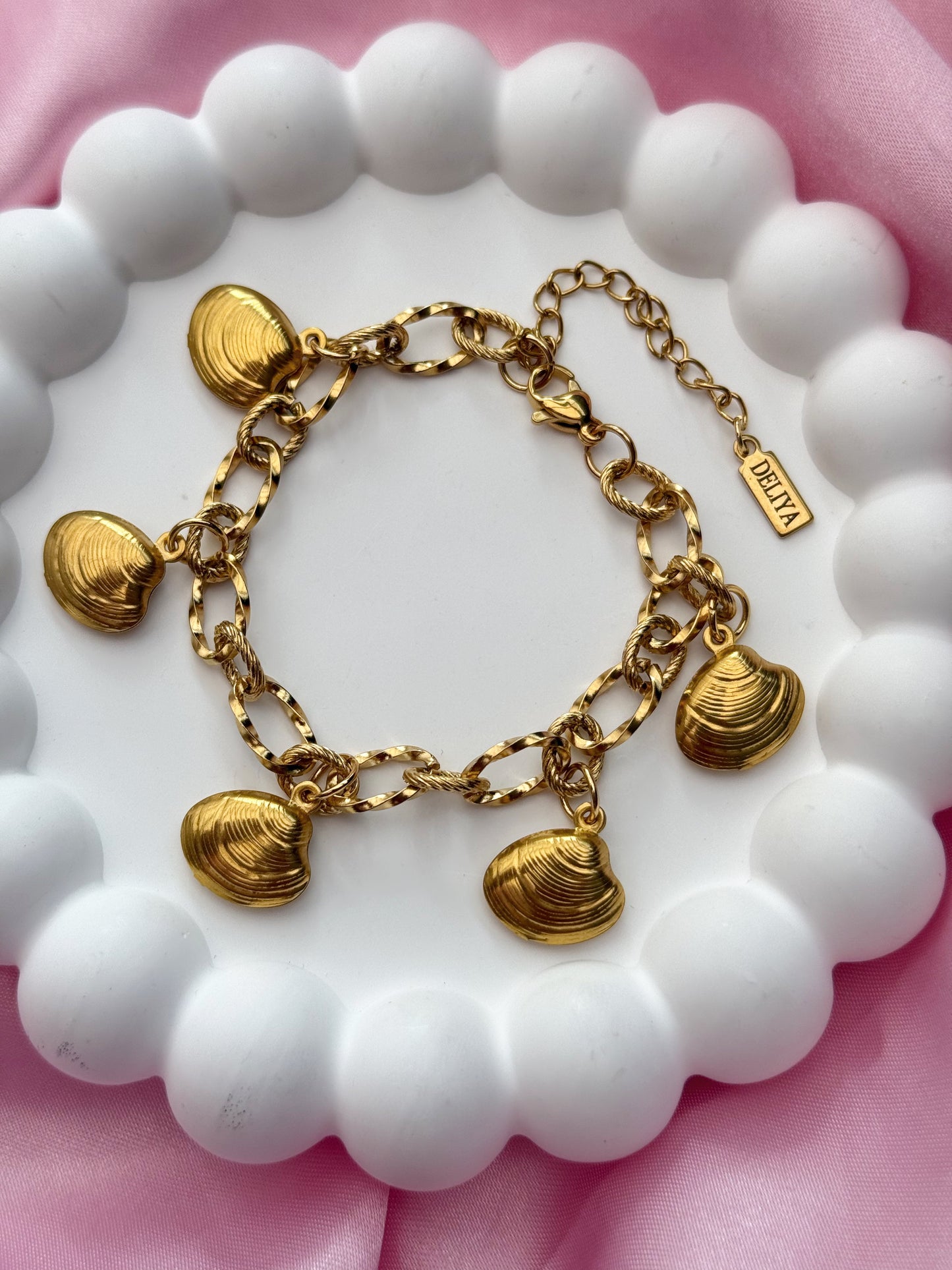 Charm Bracelet - Shell Sila