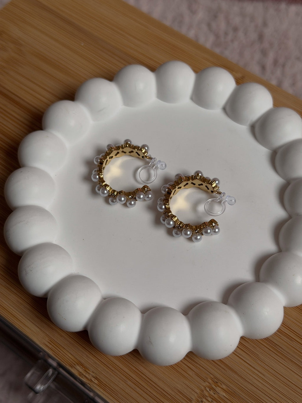 Clip on Earrings - Pearly Pearls