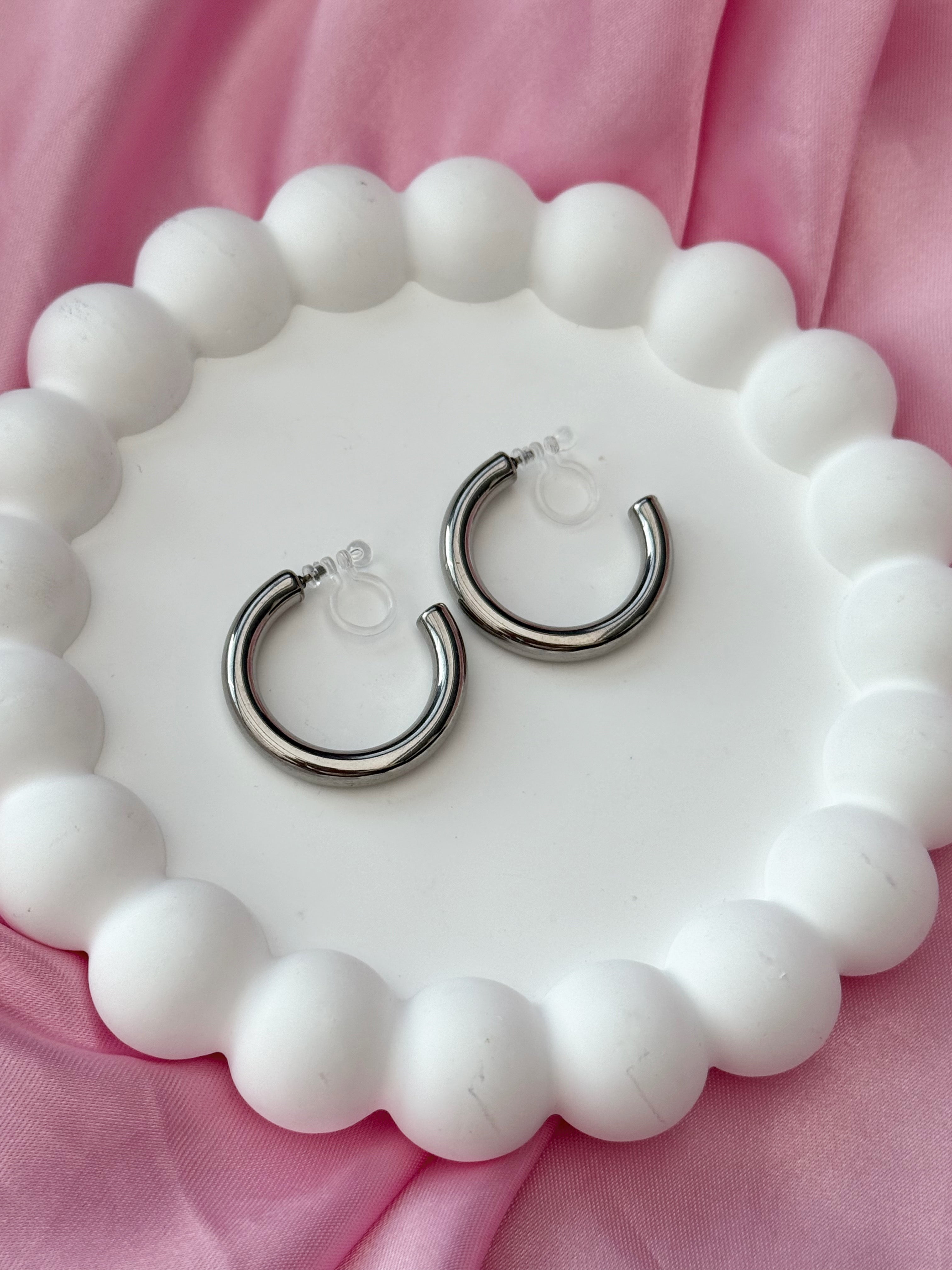Clip on Earrings - Every Queen’s Desire - Silver