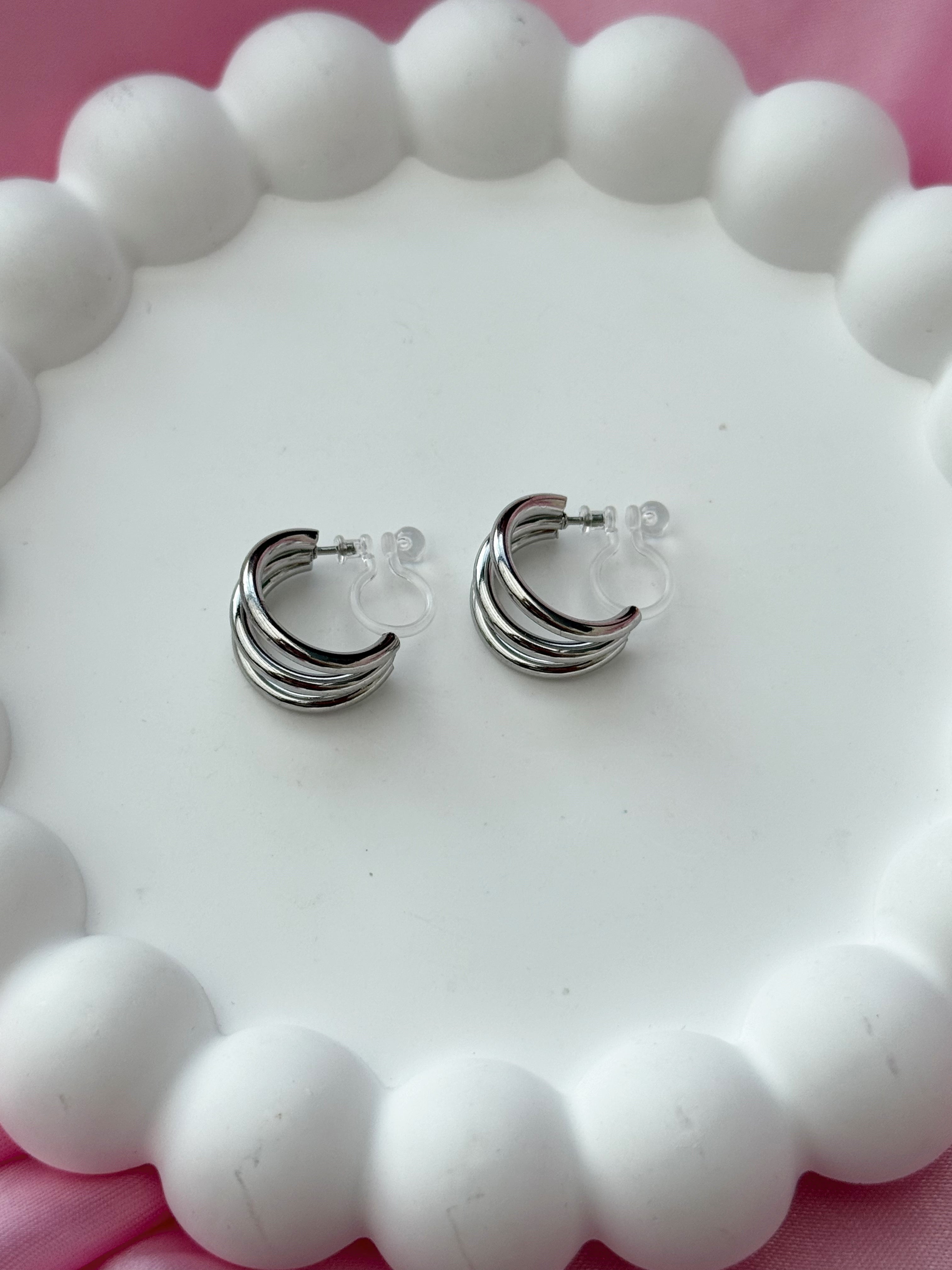Clip on Earrings - Ready for my close up - Silver