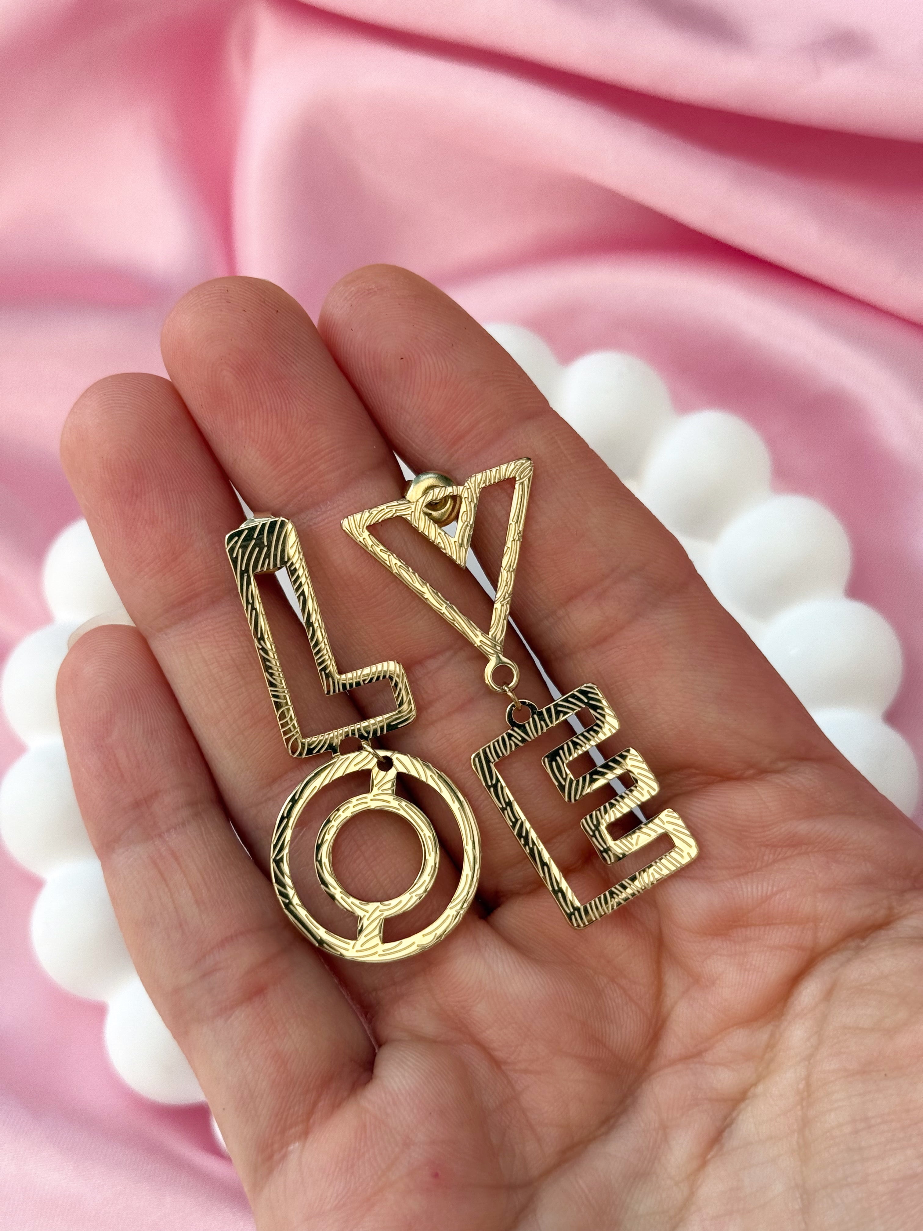 Earrings - Love - Gold