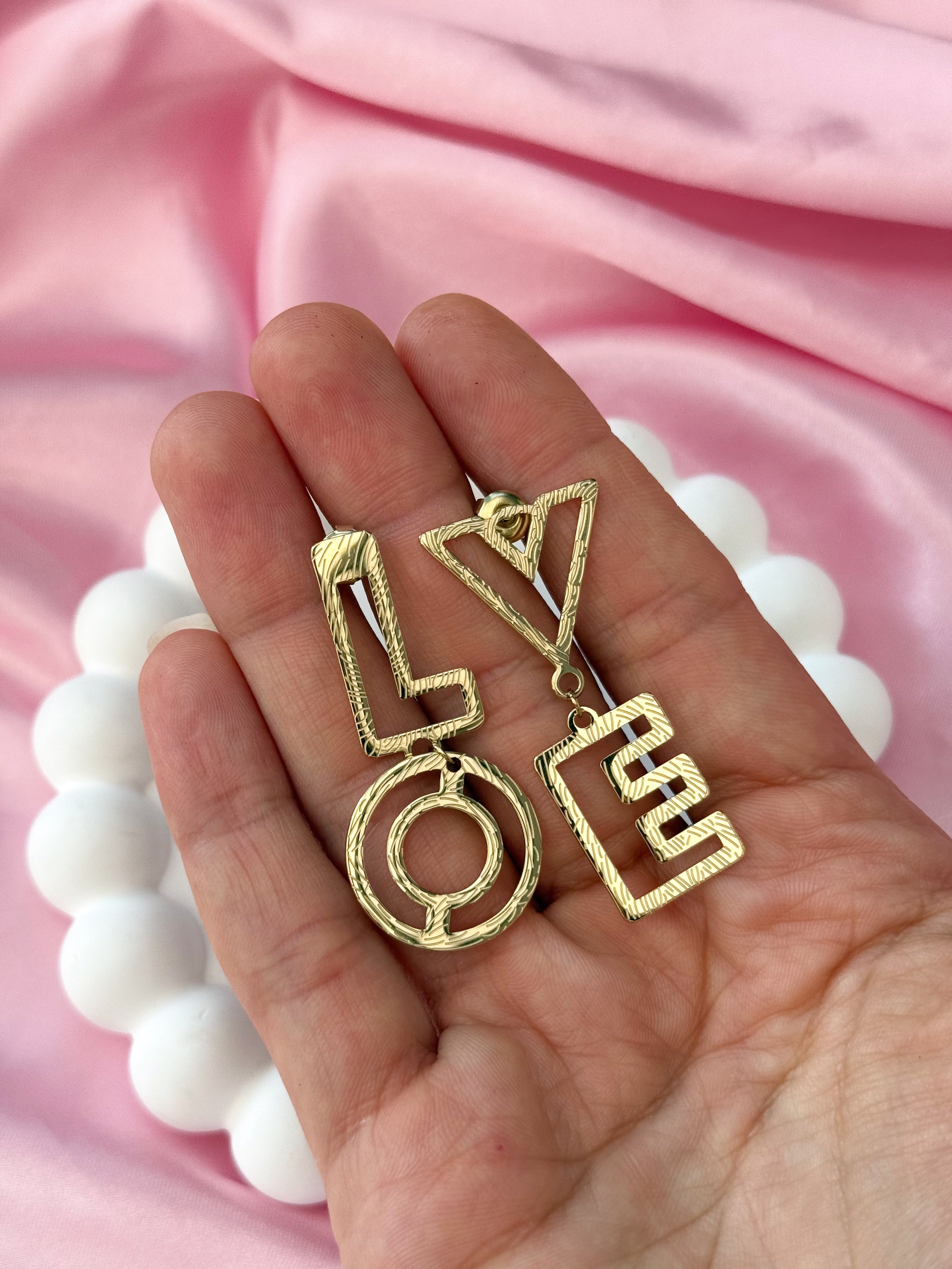 Earrings - Love - Gold