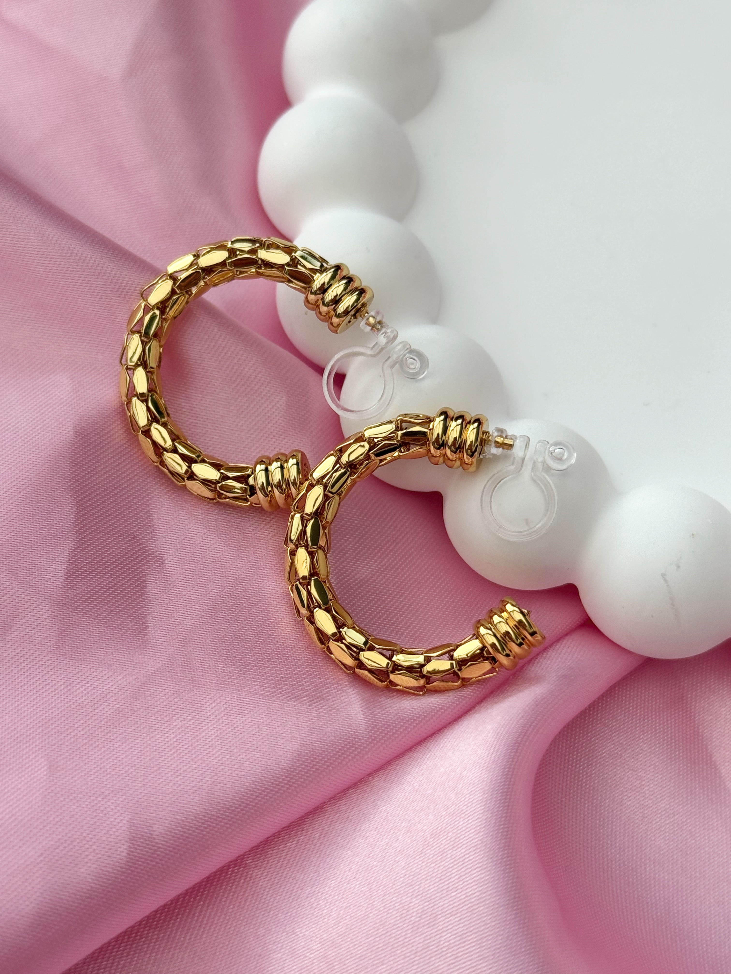Clip on Earrings - Hint of glamour