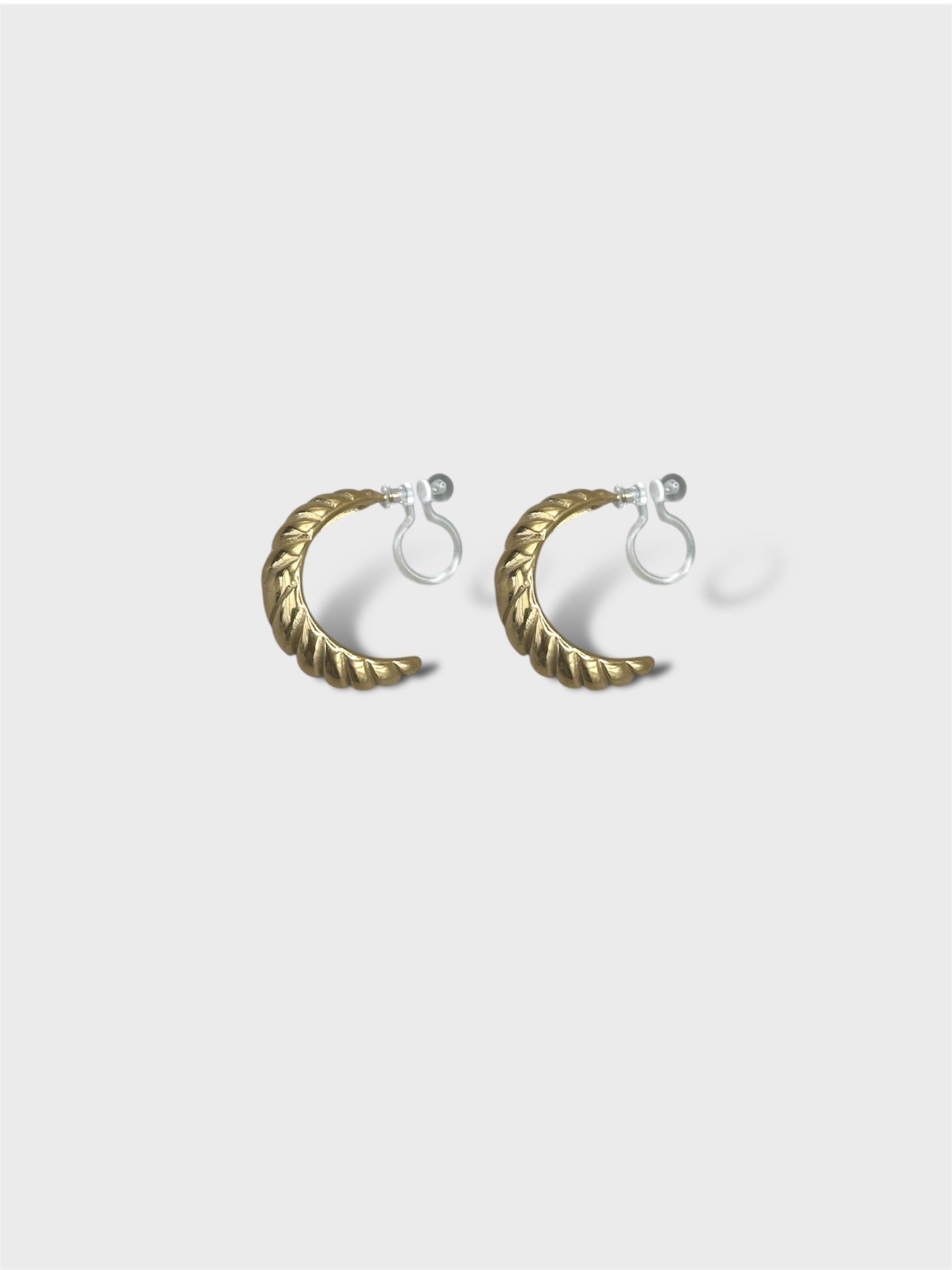 Clip on Earrings - Croissant Si Vouis Plait