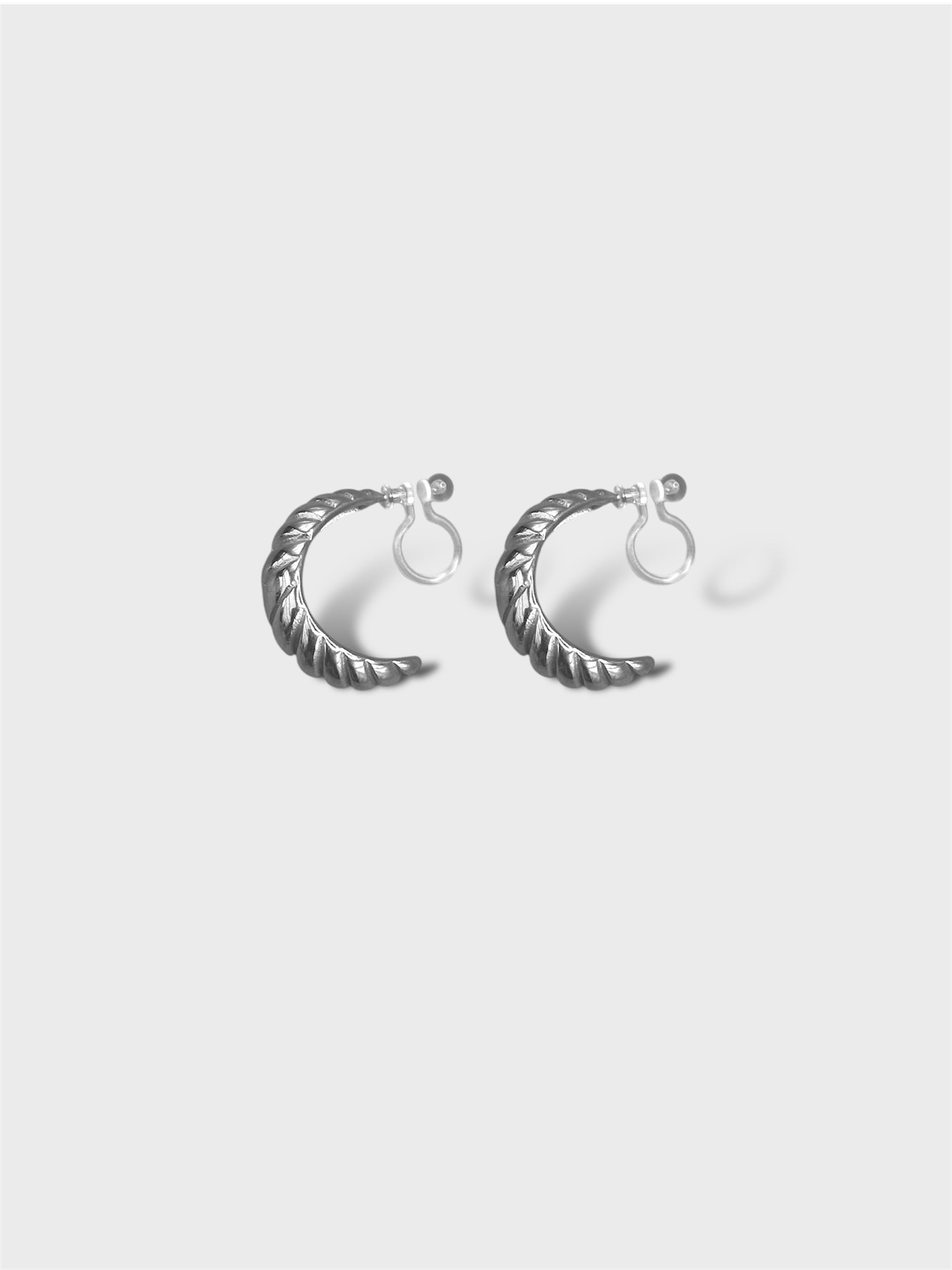 Clip on Earrings - Croissant Si Vouis Plait